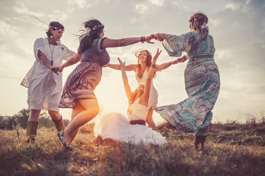 Whether you're showing a little extra compassion to someone special or embracing a new era of forgiveness, your divine feminine energy is ready to make waves in your circle.