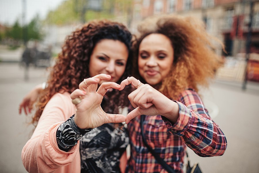 Some people are born social butterflies, gifted with the innate ability make friends wherever they go. For others, meeting new companions can be a struggle.