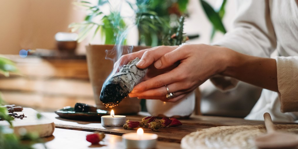 Discover the best starter spells for beginner witches!